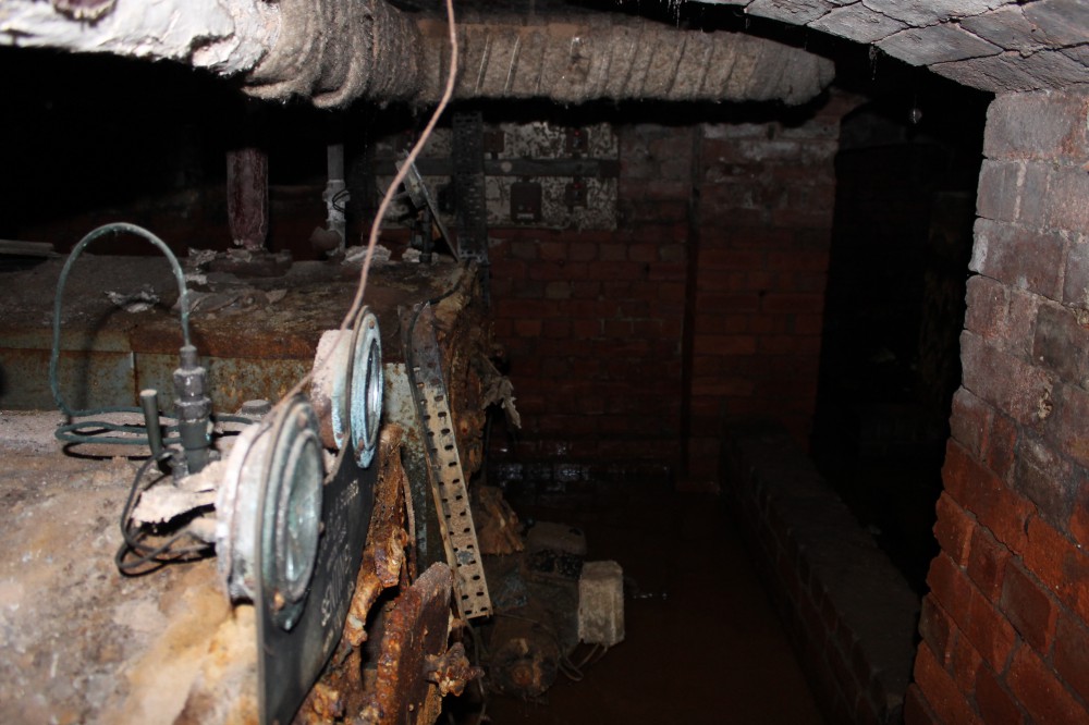 Asbestos-cellar-in-church-2